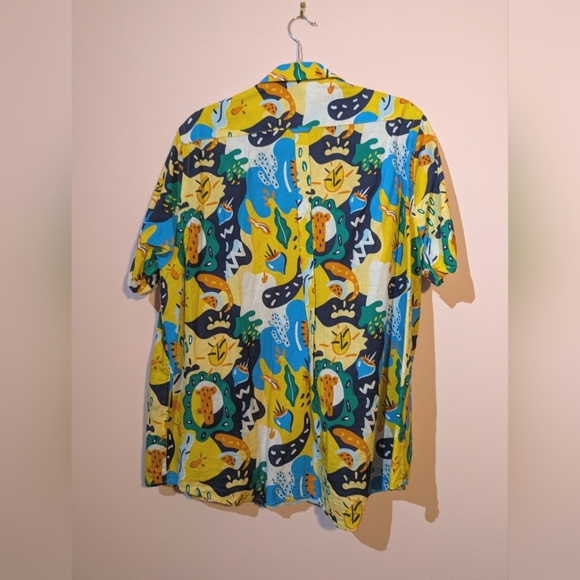 Bold pattern gender neutral shirt - Picture 3 of 3